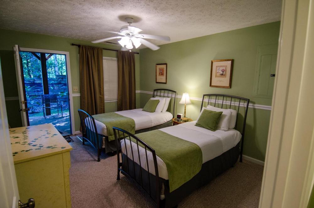 Asheville Cabins Of Willow Winds Екстериор снимка