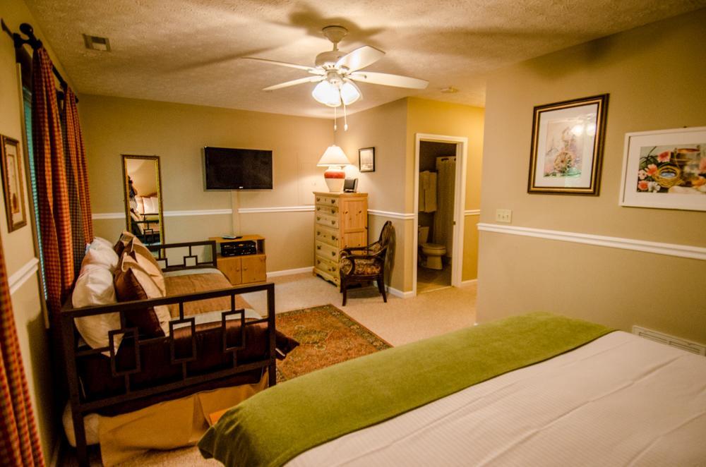 Asheville Cabins Of Willow Winds Екстериор снимка