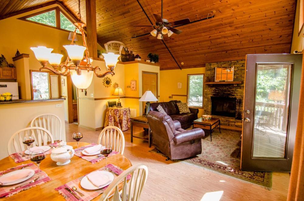 Asheville Cabins Of Willow Winds Екстериор снимка