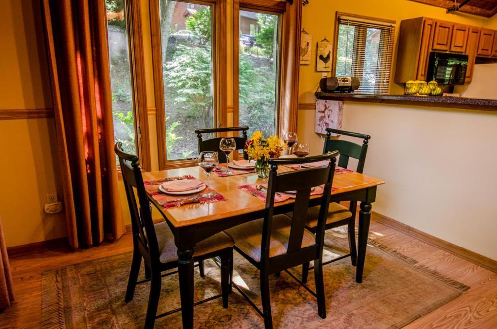 Asheville Cabins Of Willow Winds Екстериор снимка