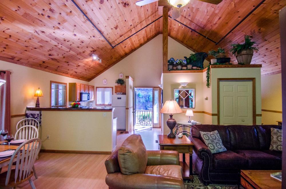 Asheville Cabins Of Willow Winds Екстериор снимка